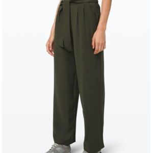 Lululemon Noir Pant (Sz. 8)